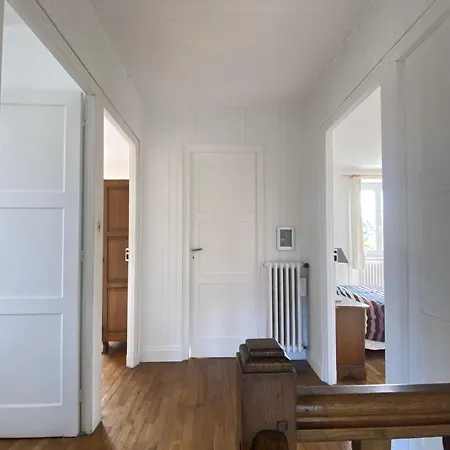 Maison De Famille Chaleureuse, A Pied *
