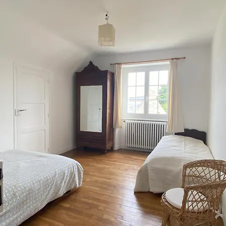 Maison De Famille Chaleureuse, A Pied
