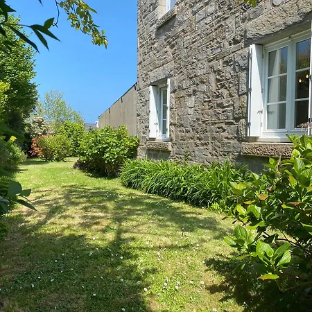 Maison De Famille Chaleureuse, A Pied